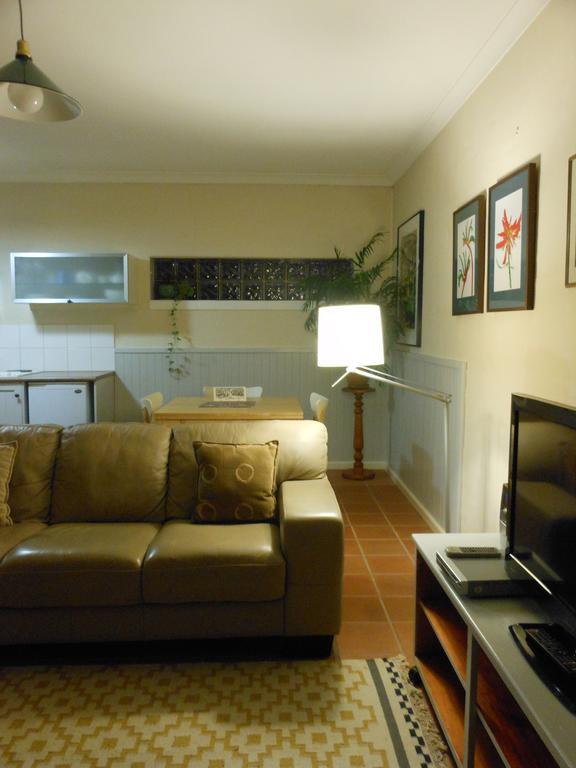 Merrimeet Cottages Bright Room photo